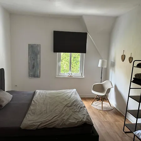 Apartmán Zentral Gelegene 3 Zimmerwohnung Mit Zwei Schlafzimmern Ideal Fuer Monteure *
