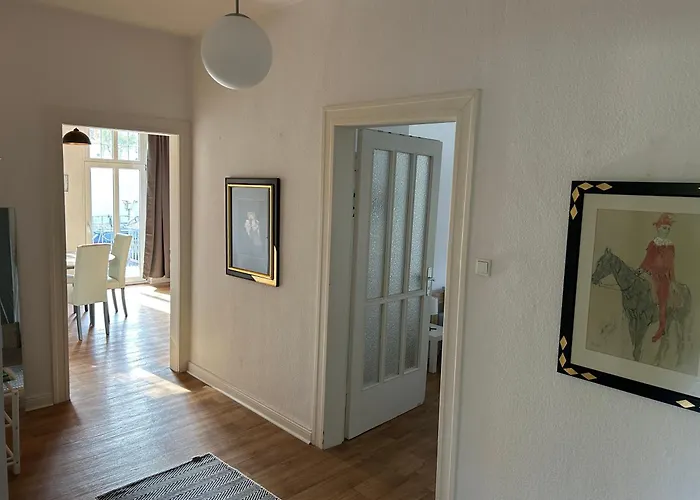 Zentral Gelegene 3 Zimmerwohnung Mit Zwei Schlafzimmern Ideal Fuer Monteure 公寓 *